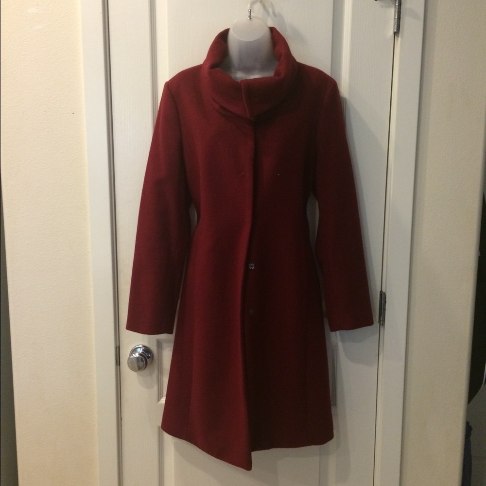 Red vine coat